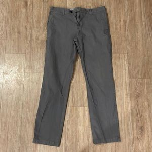 Tommy hilfigure custom tailored 33x32 98% cotton